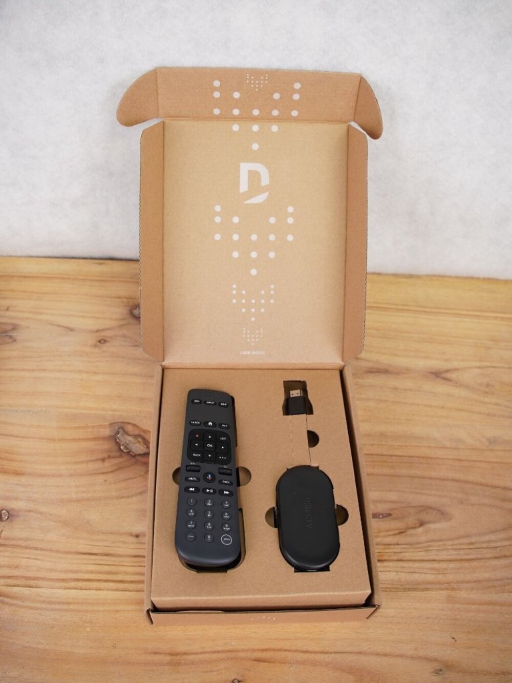 DIRECTV Gemini Air Streaming Device 4K Model P21KW-500 Wth AC Adapter and Remote